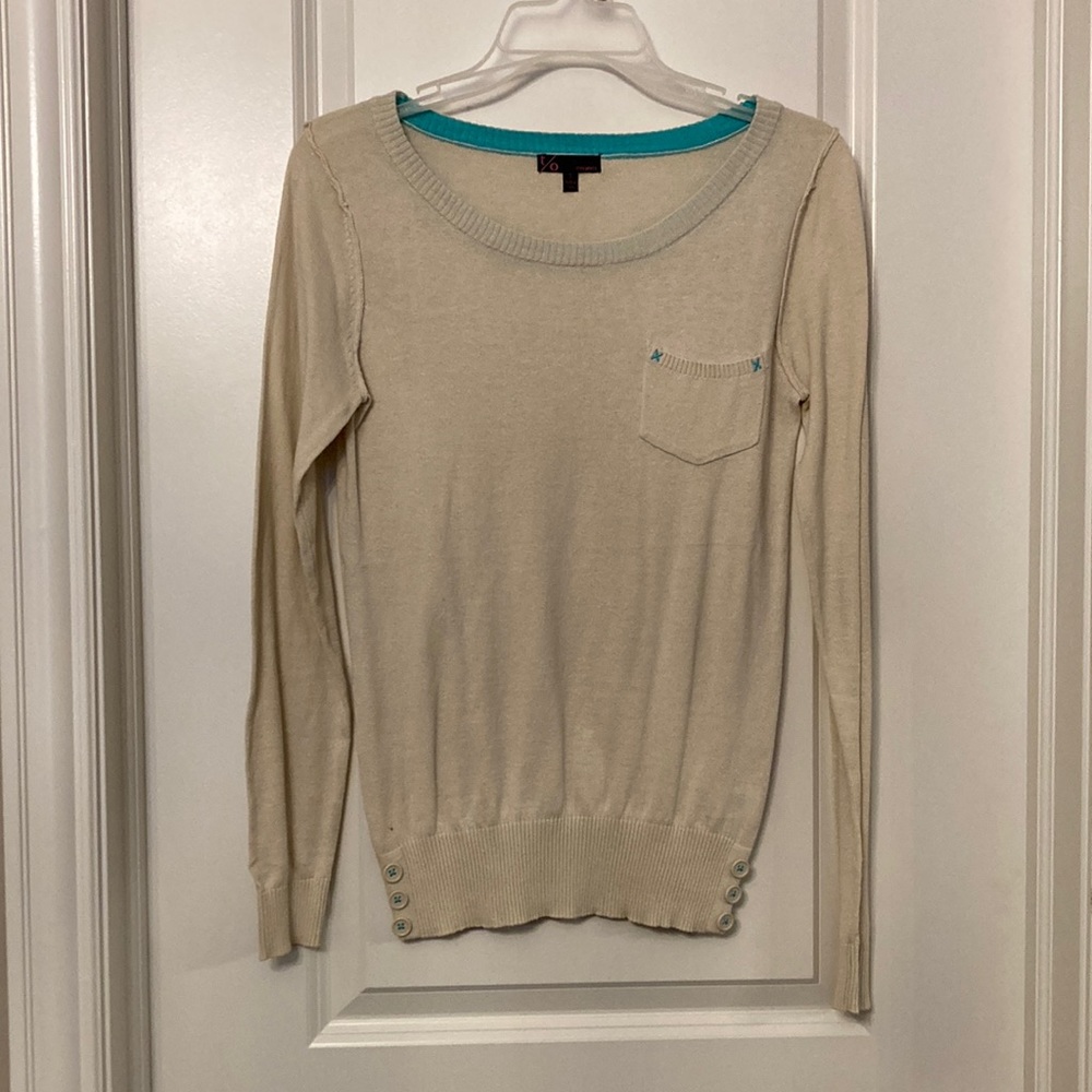 Cute Sweater with buttons